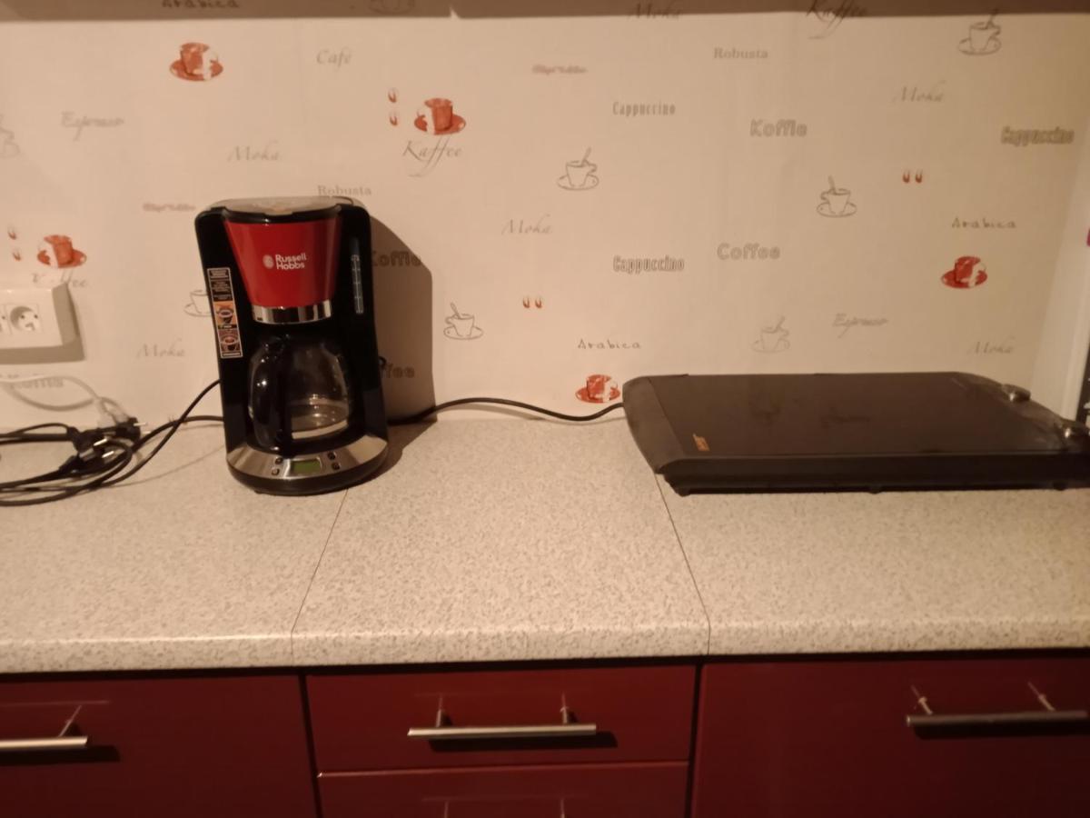 895 Alexis Jaubert Apartment Saint-Pantaléon-de-Larche Екстериор снимка