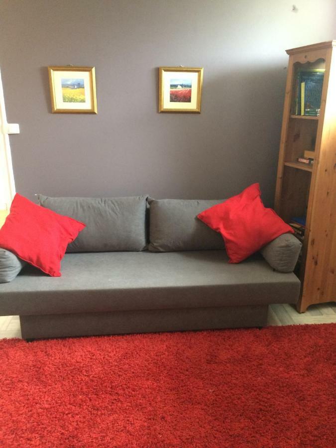 895 Alexis Jaubert Apartment Saint-Pantaléon-de-Larche Екстериор снимка